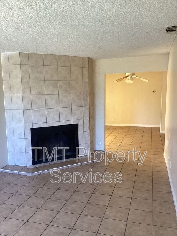 Foto del edificio - 7920 68th Ave