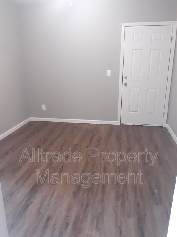 Building Photo - 3901 Garland Ave