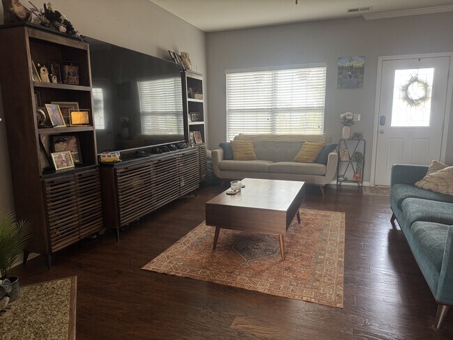 Foto del edificio - 593 Friar Park Ln