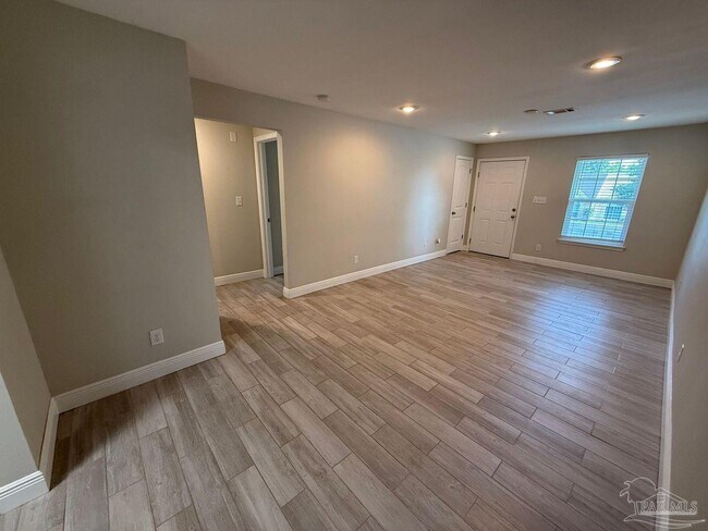 Foto del edificio - 3238 Redwood Ln