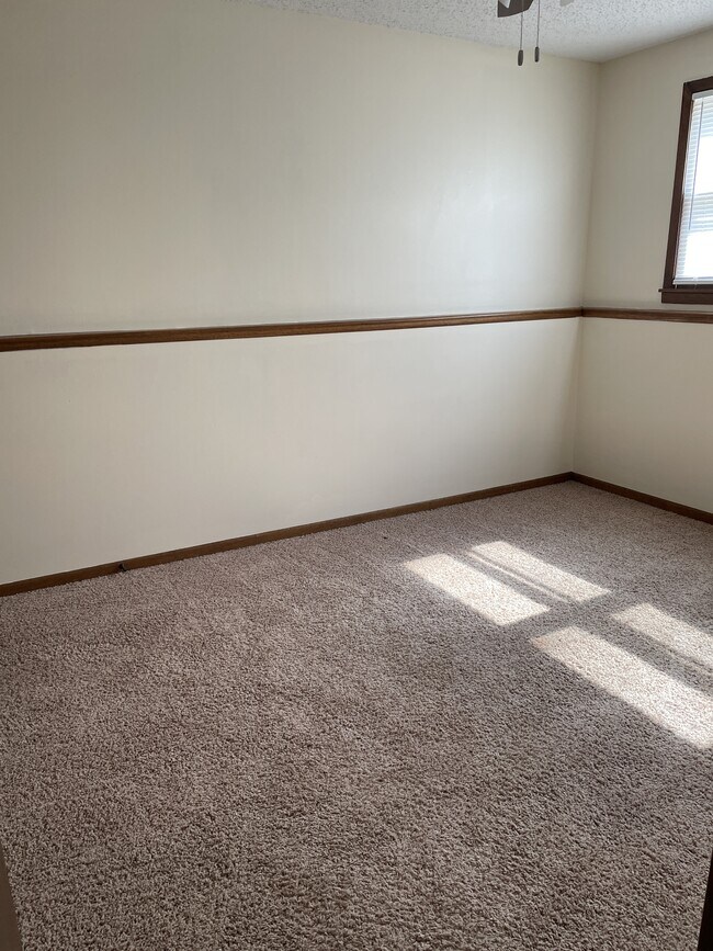 Foto del edificio - 5903 Paradise Ln