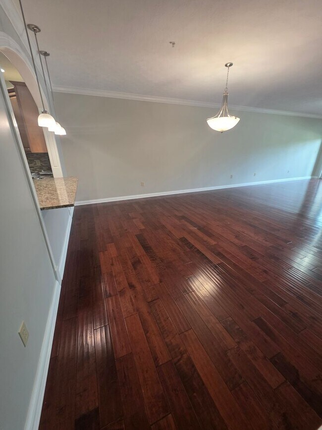 Interior Photo - Pinnacle on Meridian