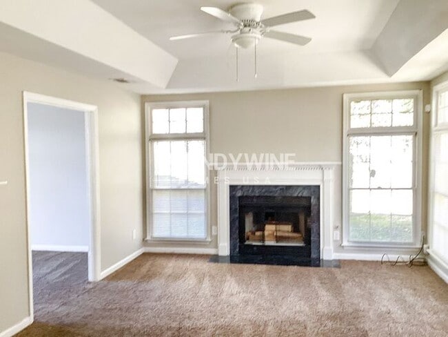 Building Photo - Enchanting 3BR. So much potential!