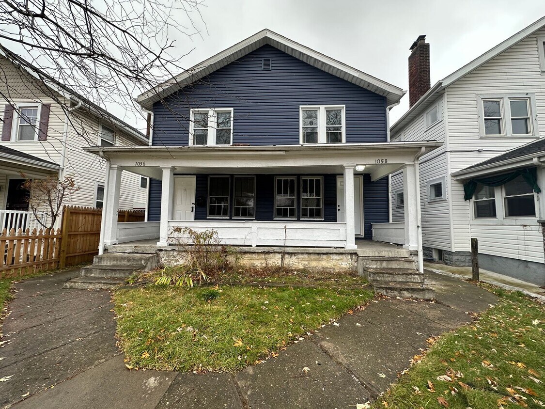 Primary Photo - Inviting 3-Bed/1-Bath Duplex: Columbus Charm