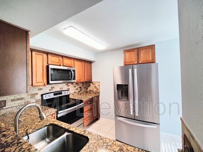Building Photo - 2696 S Xanadu Way