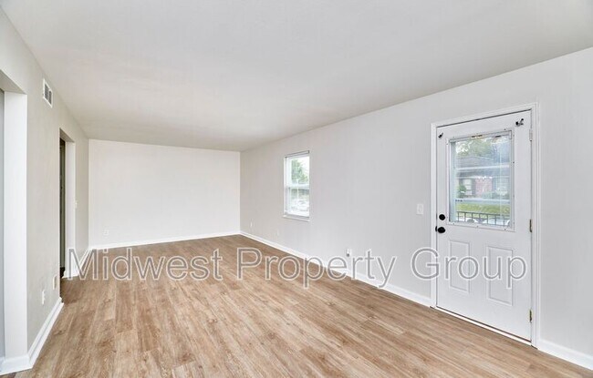 Foto del edificio - 6681 Chesapeake Dr