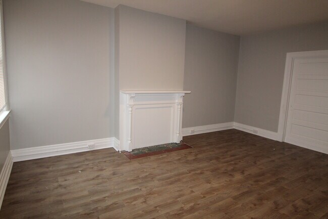 Building Photo - 1634 Lowrie St
