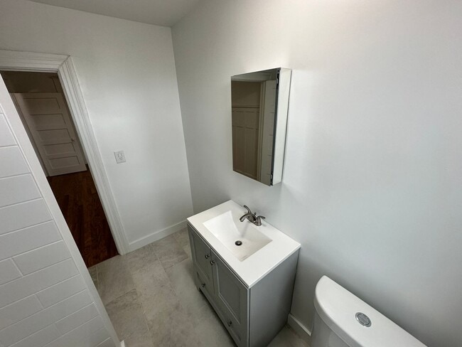 Building Photo - Stylish and Renovated 1BR, 1BA Condo Nestl...