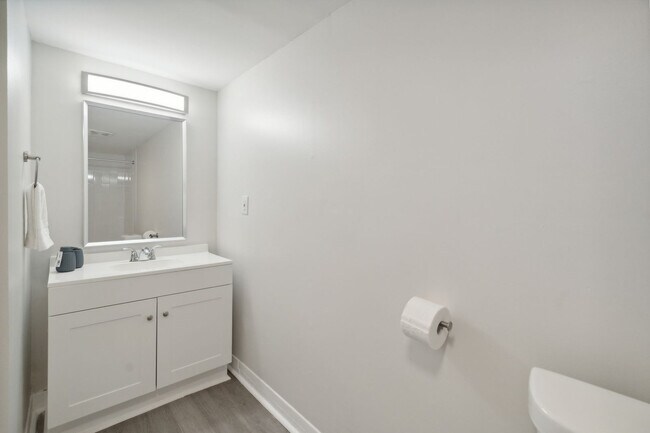 Building Photo - 518 Wharton Dr