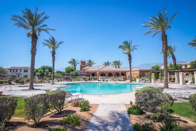 Foto del edificio - AVAILABLE NOW! GORGEOUS 3 BED / 2.5 BATH in Campanile in Cathedral City!