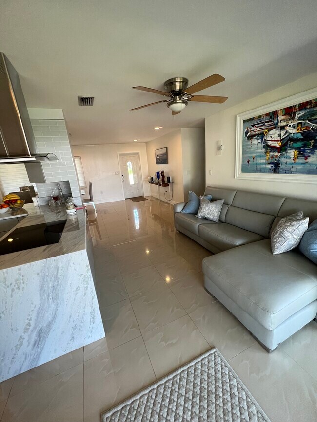 Building Photo - 1729 Cobia Way