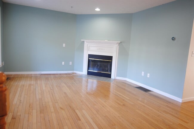 Foto del edificio - 65 Georgetown Dr