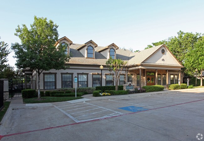 Rosemont at Arlington Park Apartments Dallas, TX
