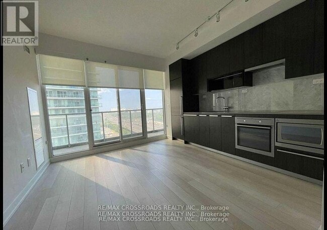 Building Photo - 115-1115 McMahon Dr