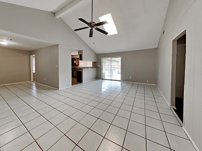 Building Photo - Great Home!