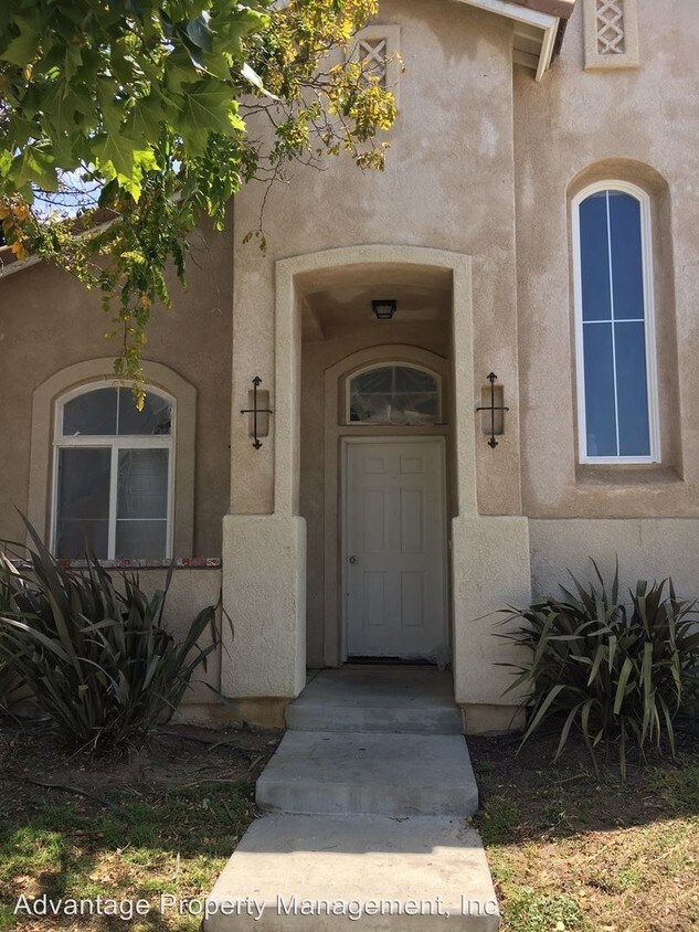 Primary Photo - 2428 Cesar E Chavez Dr