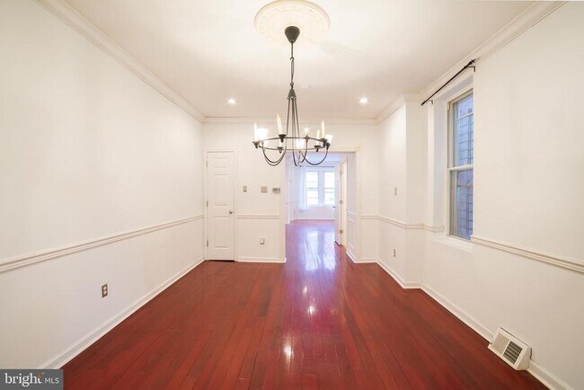 Building Photo - 1338 S 16th St