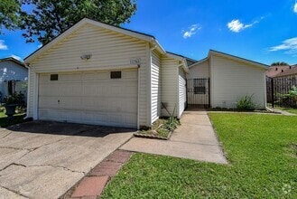Building Photo - 11366 Oakcenter Dr
