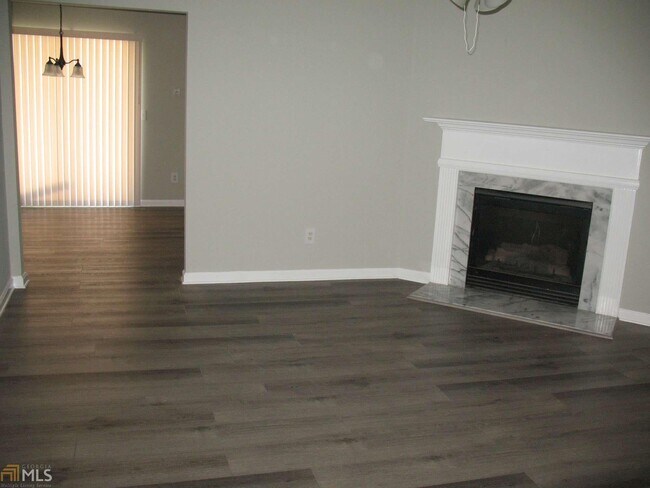 Building Photo - 980 Melrose Park Pl NW