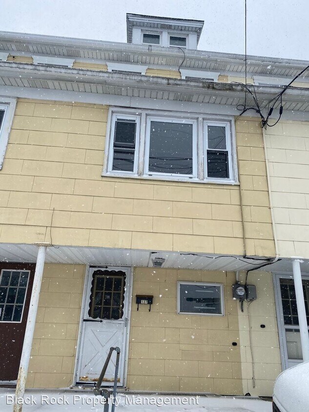 137 W Ridge St, Nesquehoning, PA 18240 House Rental in Nesquehoning