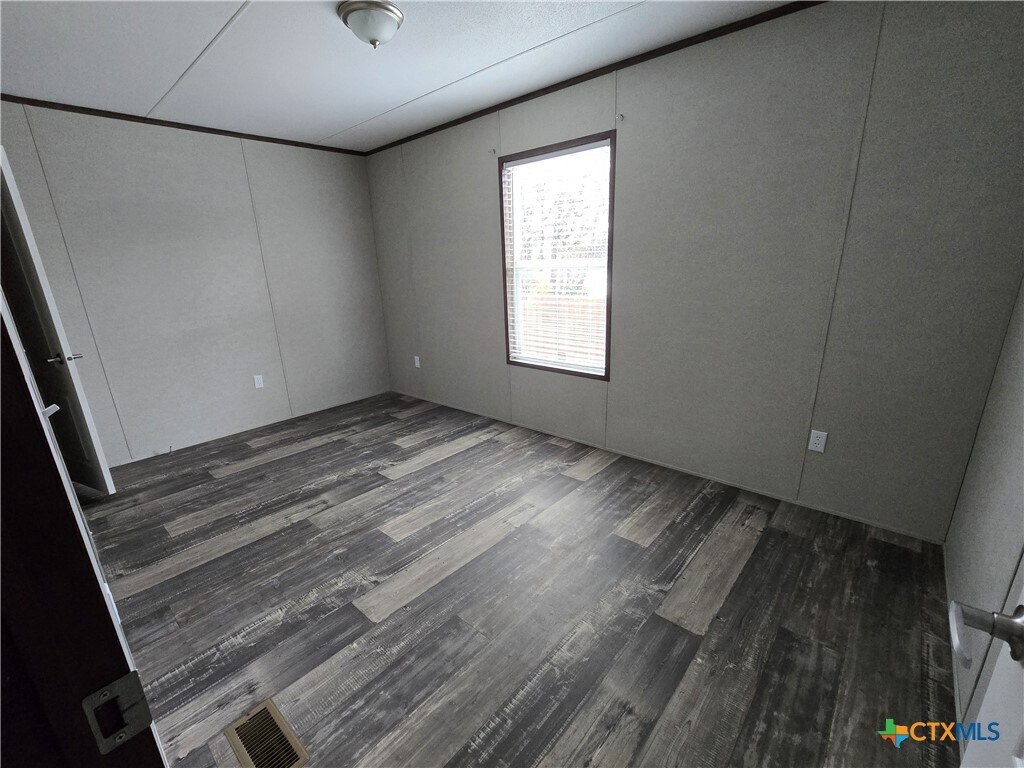 Building Photo - 2995 Barr Ln