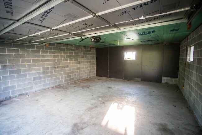 Foto del edificio - 1260 Montrose Ave