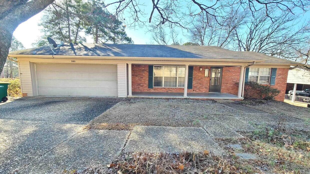 Primary Photo - 101 Shamrock Dr