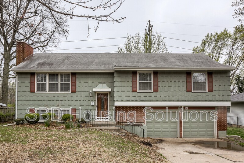 Foto principal - 10112 Bennington Ave