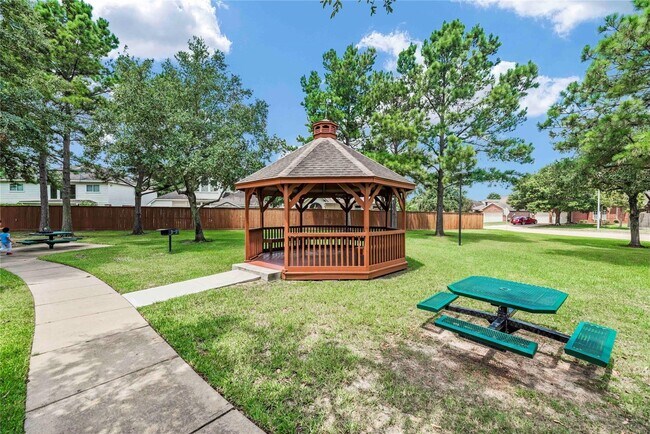 Foto del edificio - 7603 Kenmark Ln