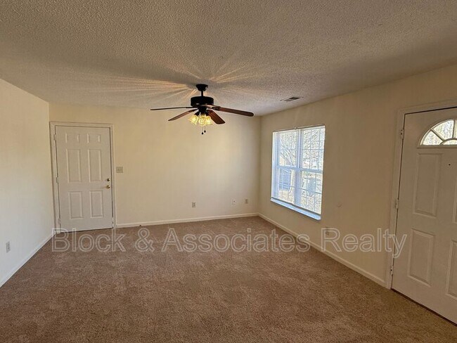 Building Photo - 656 Cascade Ave