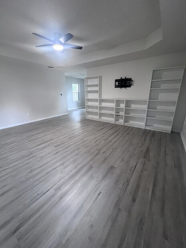 Building Photo - 384 Pristine Water Ln