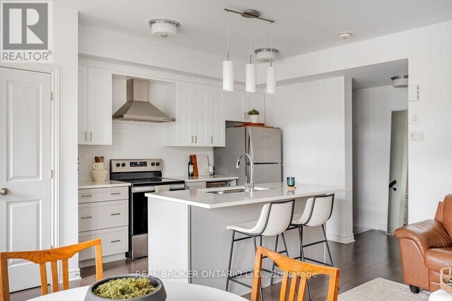 Photo du bâtiment - 590 Compass St