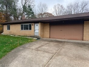 Building Photo - 2856 Morewood Rd