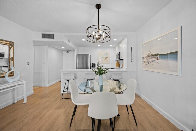 Building Photo - 3540 S Ocean Blvd