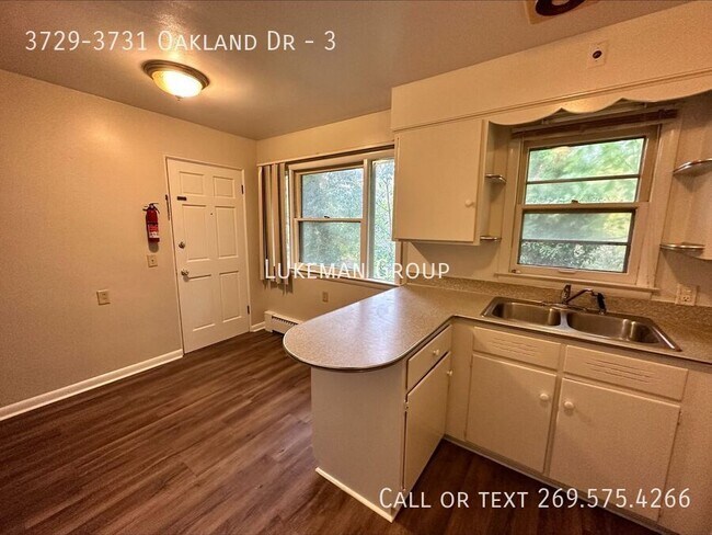 Building Photo - 3729-3731 Oakland Dr-3