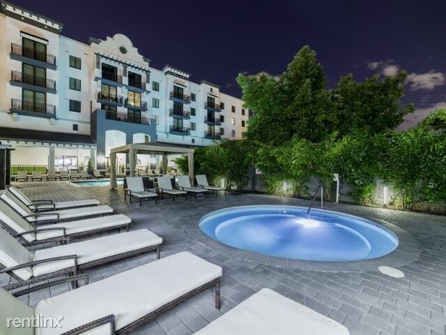 Building Photo - 1 br, 1 bath  - 950 SW 57th Ave # 1BED