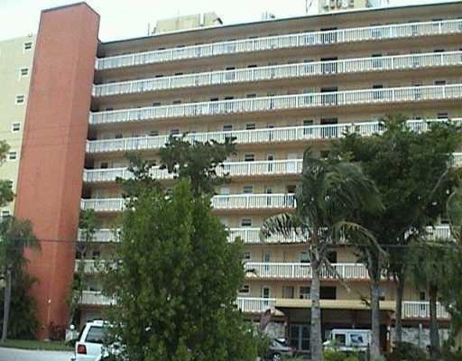 Foto del edificio - 2555 NE 11th St