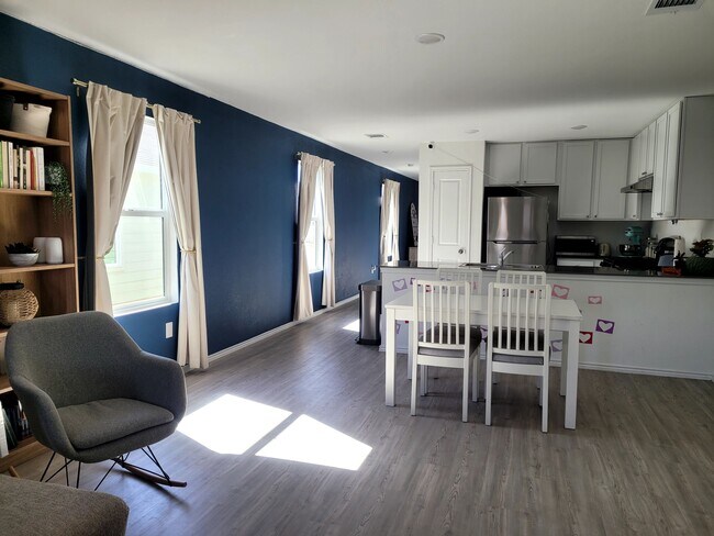 Dining/kitchen - 116 Maverick Cv