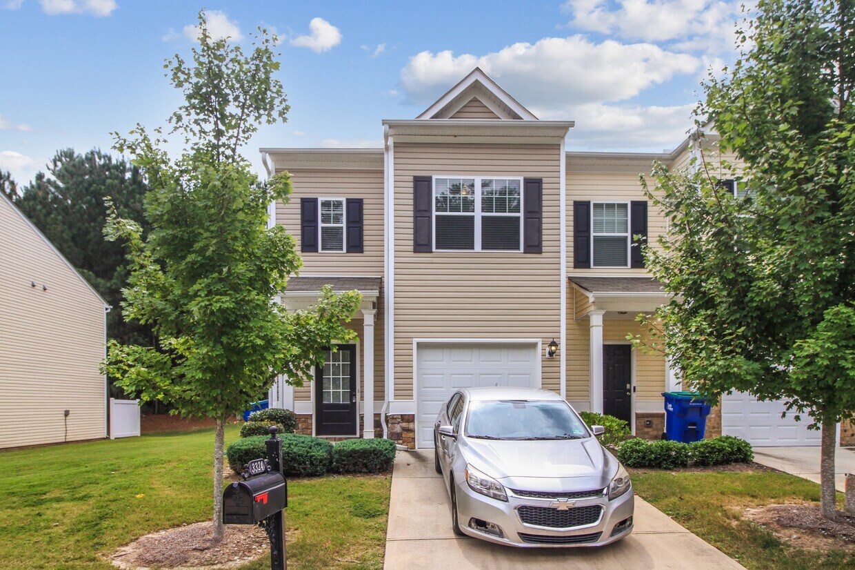 Foto principal - 3324 Estes Dr