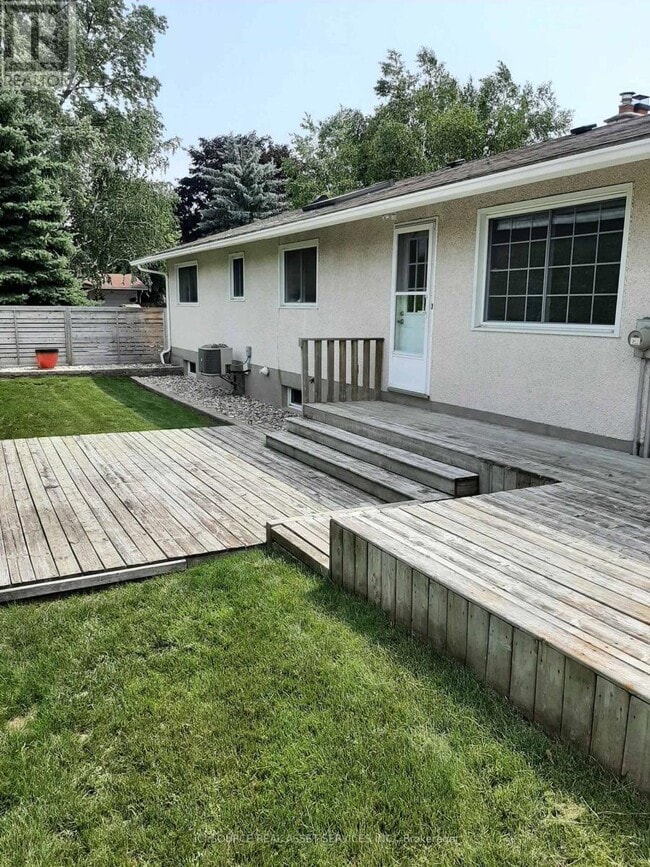 Building Photo - 8 Birchview Rd