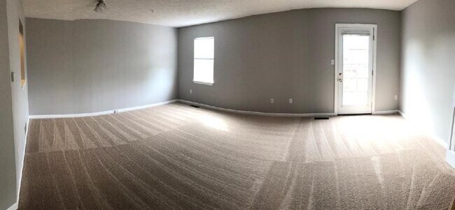 Building Photo - 1464 Meadowbrook Dr