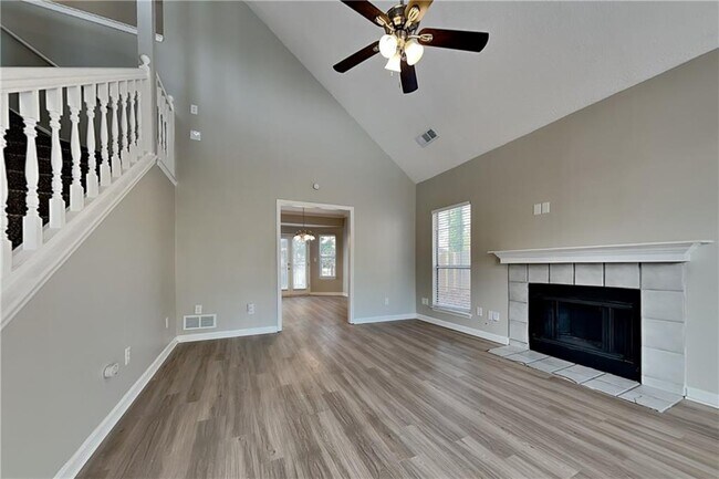 Building Photo - 280 Greenmont Cir