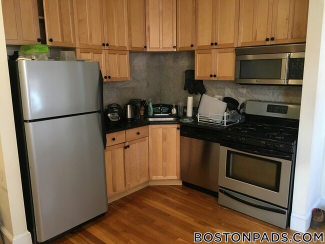 Foto del edificio - 191 Winthrop Rd