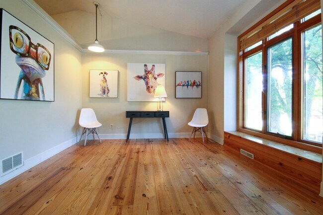 Foto del edificio - 16295 Grinnell Ave