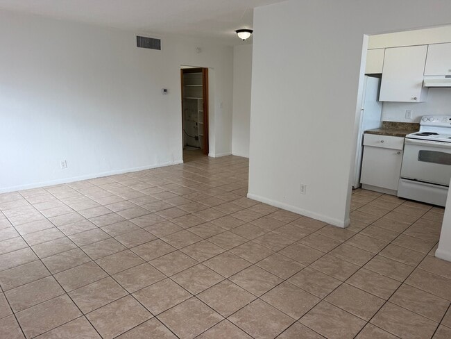Building Photo - 3701 SW 59th Terrace