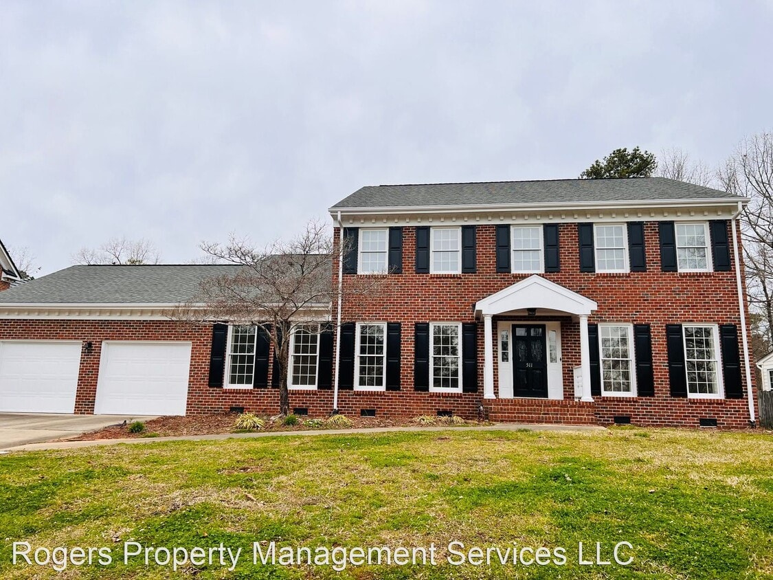 Primary Photo - 4 br, 3 bath House - 511 Holly Rd.