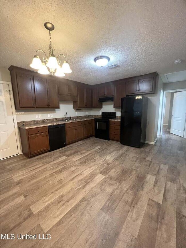 Building Photo - 4 Ivy Cove