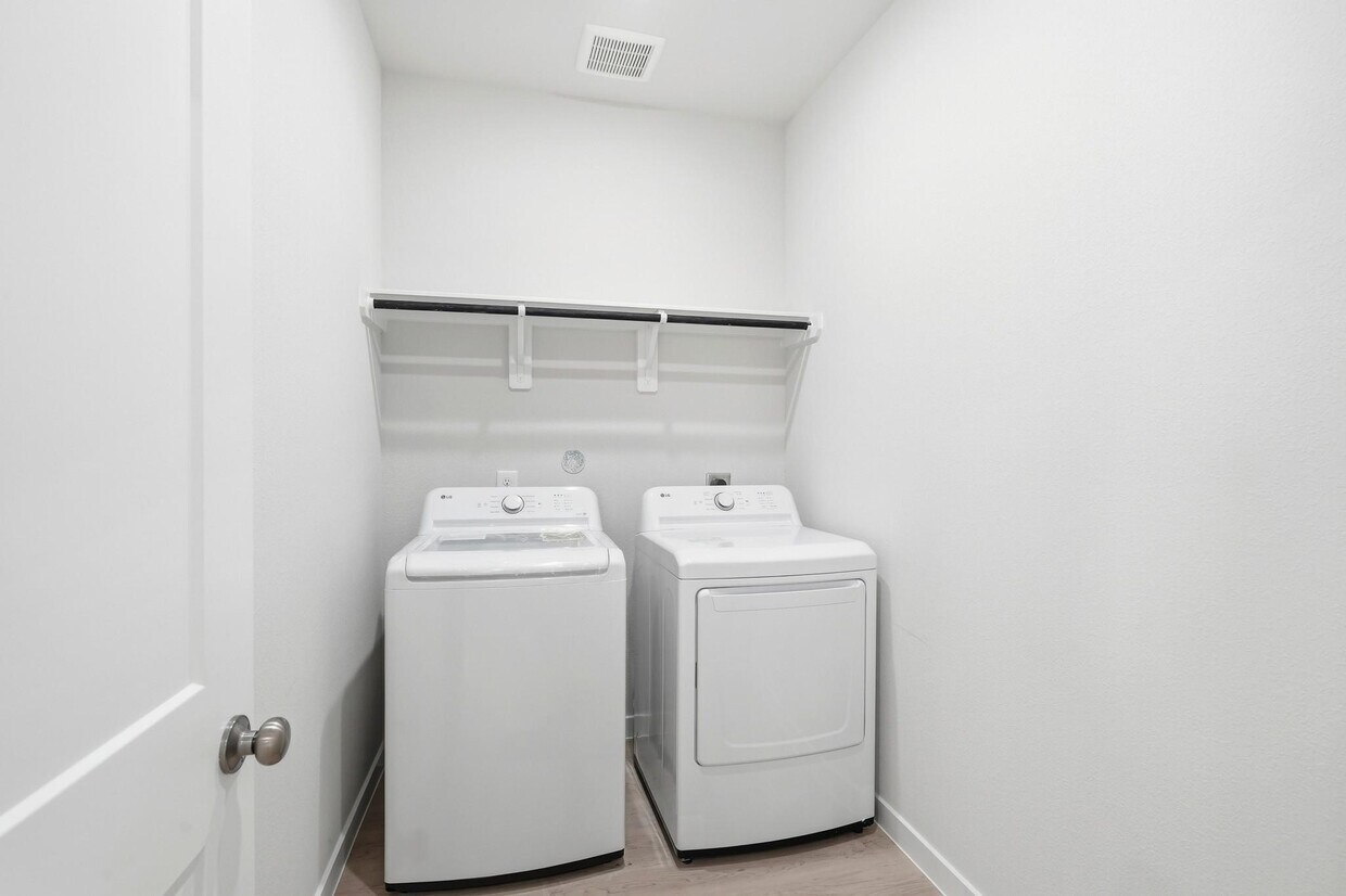 Building Photo - 7749 Bergamot Cir
