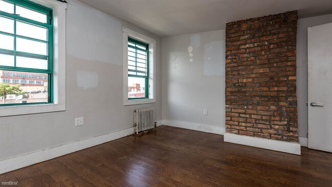 Building Photo - 64 Troutman St