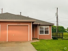 Building Photo - 2736 S Glenview Ave